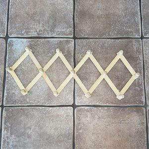 Wooden Accordian Expandable Coat Rack